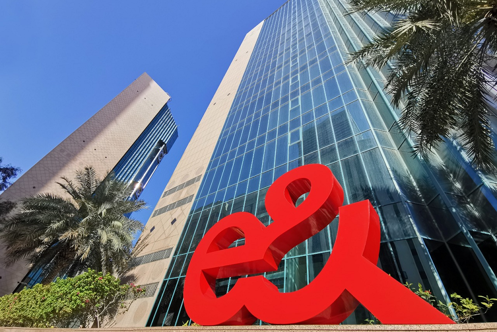etisalat by e& partners with Builder.ai to unlock the potential of UAE-based SMBs by enabling a digital-first approach
