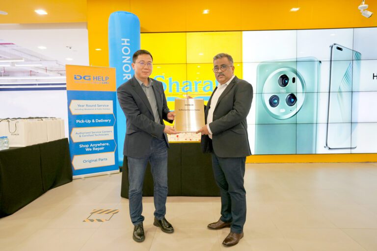 L-R_Mr. Mafeijian (Mr. House), General Manager of HONOR GCC & Nilesh Khalkho, CEO, Sharaf DG_1