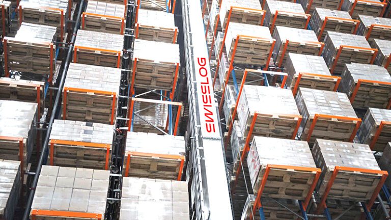 Image - Vectura stacker crane for high bay warehouse