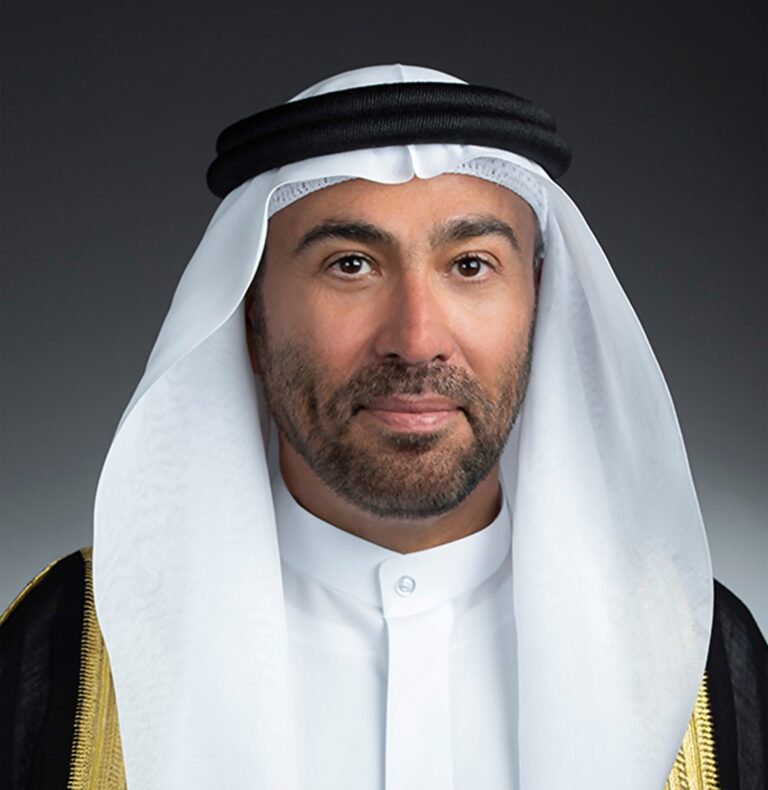معالي أحمد بن علي الصايغ وزير ال