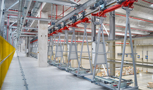 Image 2 – FastMove enables high-speed, high-throughput pallet handling